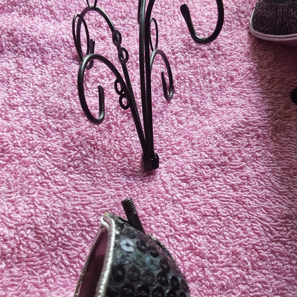 2 Jewelry Holders - Picture 11 of 11